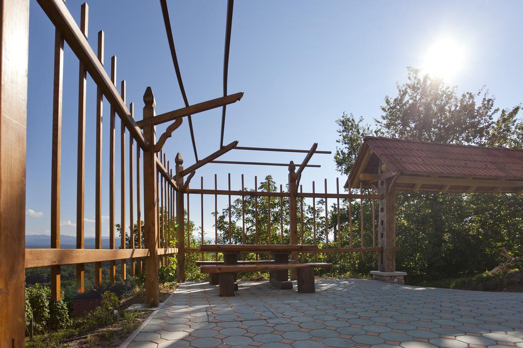 Vineyard Cottage Lustek Ново Место Екстериор снимка
